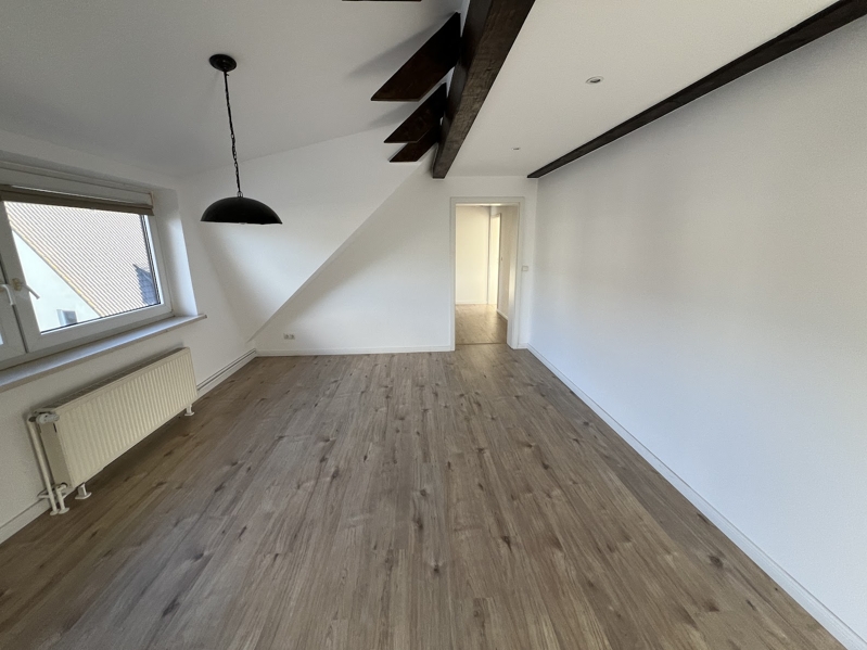 Sofort frei - Moderne Dachgeschosswohnung mit Balkon in BS - Veltenhof - Foto 4