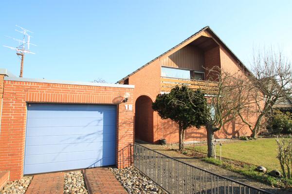 Einfamilienhaus mit Garage